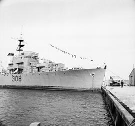 "Inch Arran" aground at HMCS Cataraqui jetty